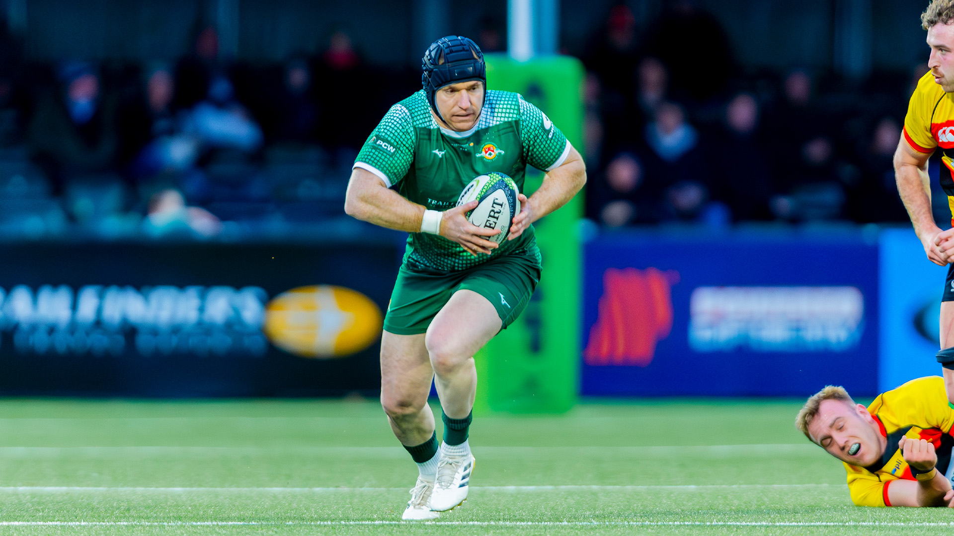 Rory Scannell running with the ball